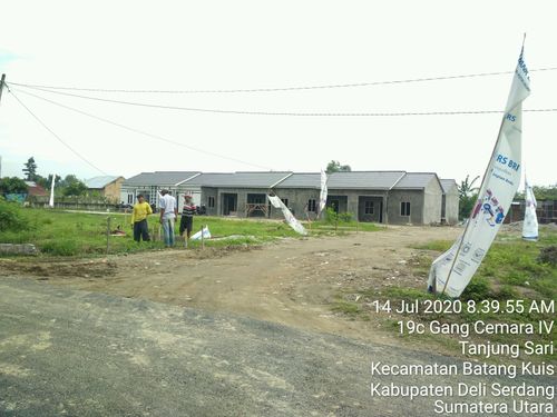 foto posisi tengah perumahan RUMAH PONDOK CEMARA