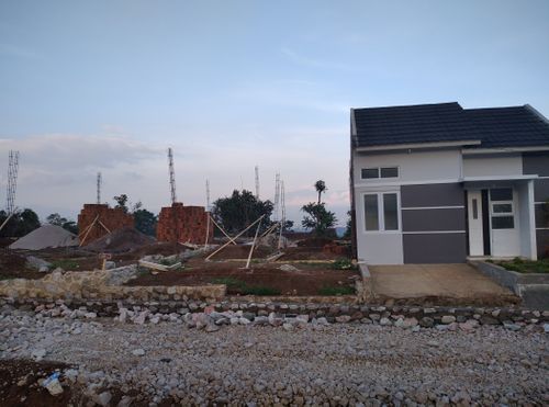 foto posisi tengah perumahan Bumi Rancabango Permai