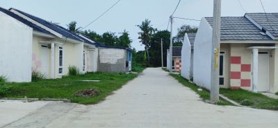 foto posisi tengah perumahan Taman Ratu Residence