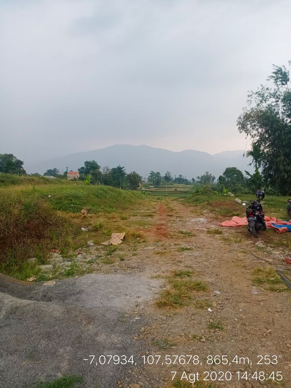 foto posisi tengah perumahan GRAHA ARTHALOKA