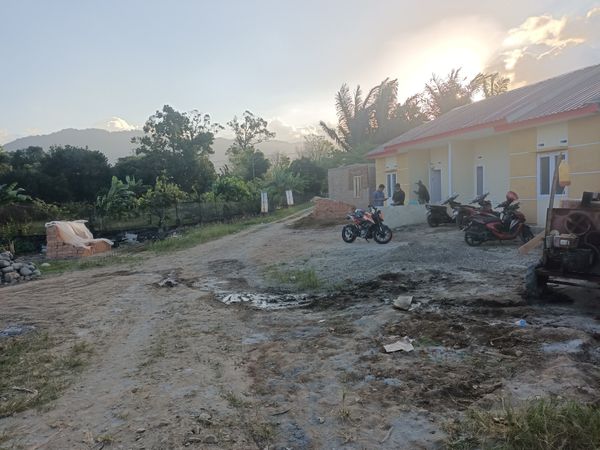 foto posisi tengah perumahan MUTIARA RESIDENT