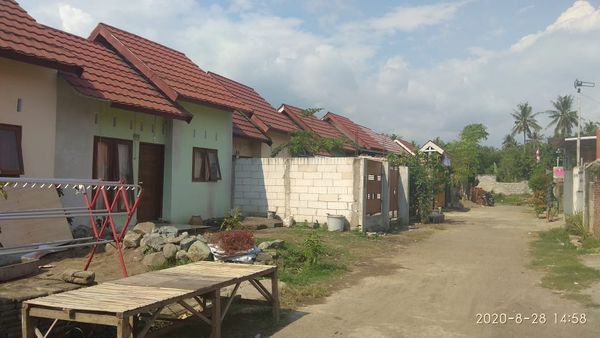 foto posisi tengah perumahan PONDOK INDAH SESELA BLOK I