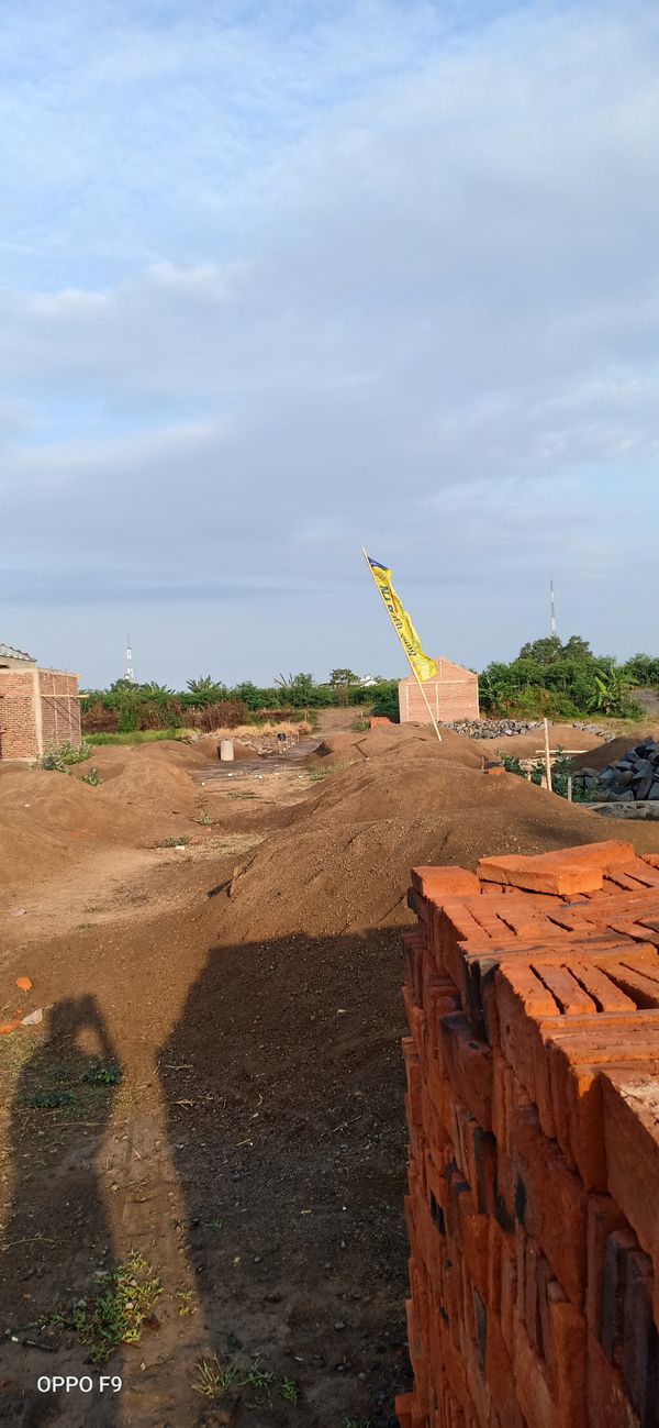 foto posisi tengah perumahan CLUSTER GRAHA PALMA