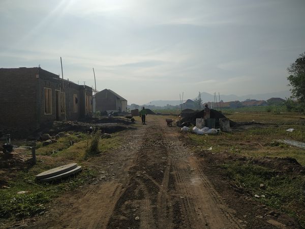 foto posisi tengah perumahan MUTIARA GARDEN