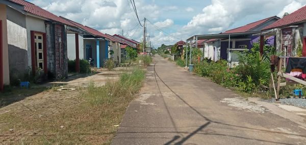foto posisi tengah perumahan KOMPLEK GRIYA MAYOR