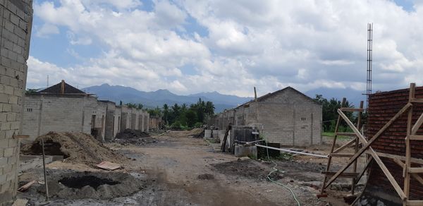 foto posisi tengah perumahan MAHKOTA GRIYA ASRI