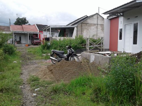 foto posisi tengah perumahan GRAHA SAMIRA MOGA