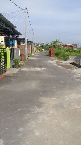 foto posisi tengah perumahan SLADO PERMAI