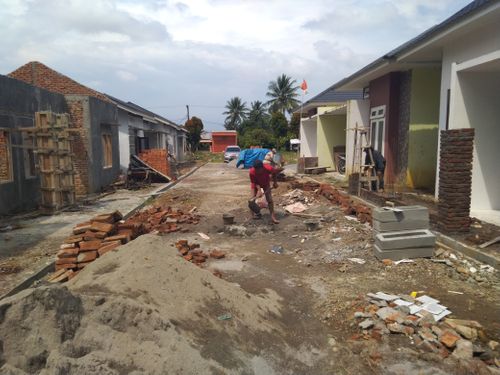 foto posisi tengah perumahan PESONA BANDAR MERIAH PERMAI