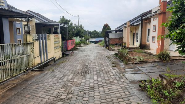 foto posisi tengah perumahan GRIYA ARRAHIIM