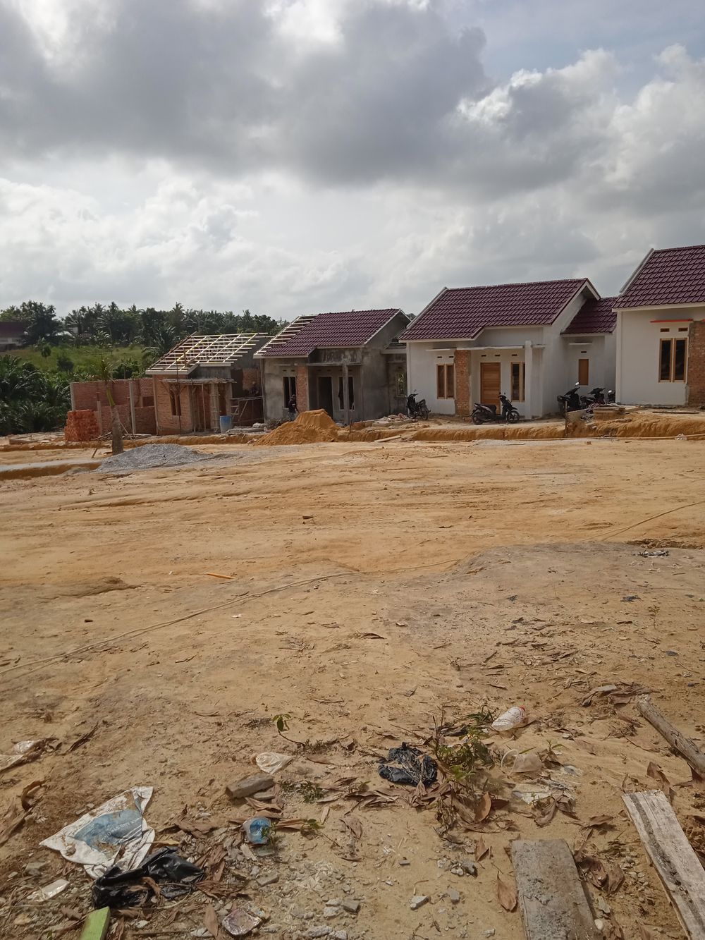 foto posisi tengah perumahan PESONA BUDI LUHUR