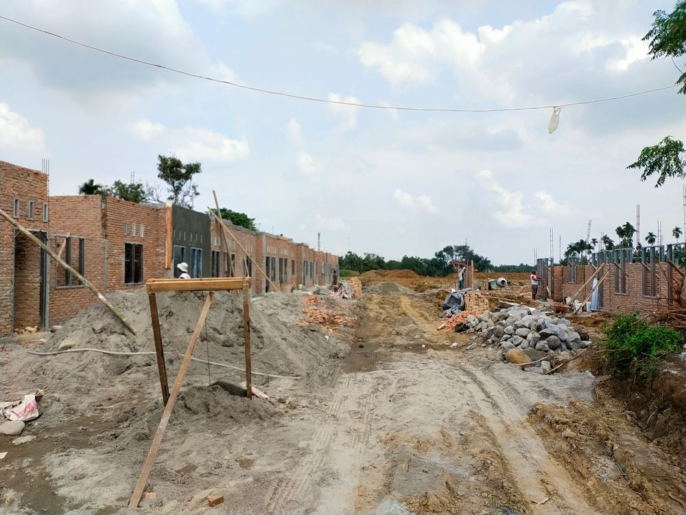 foto posisi tengah perumahan TAMAN ANNAFRIS SUKAMAJU