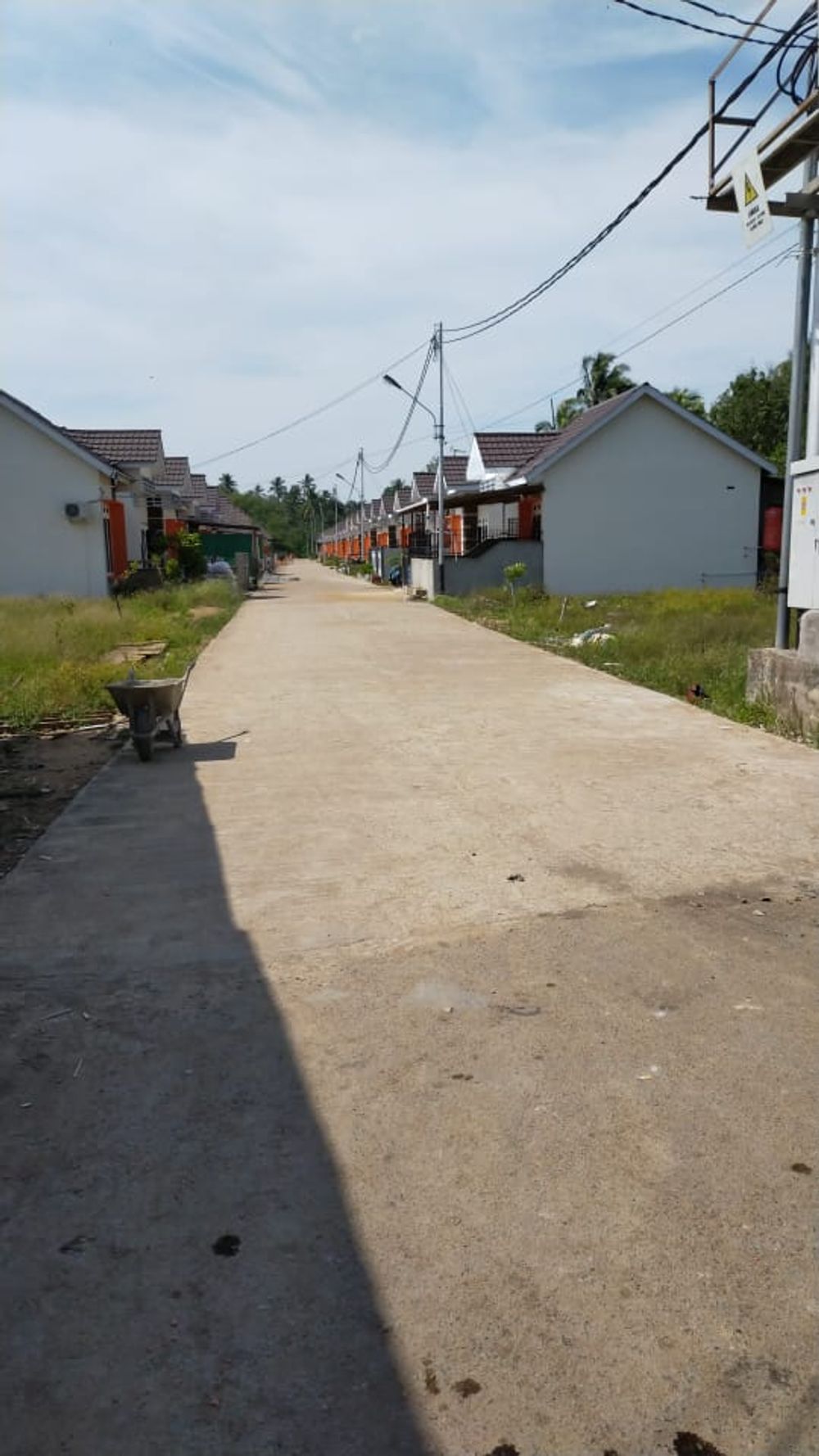 foto posisi tengah perumahan Mega Graha tahap 2