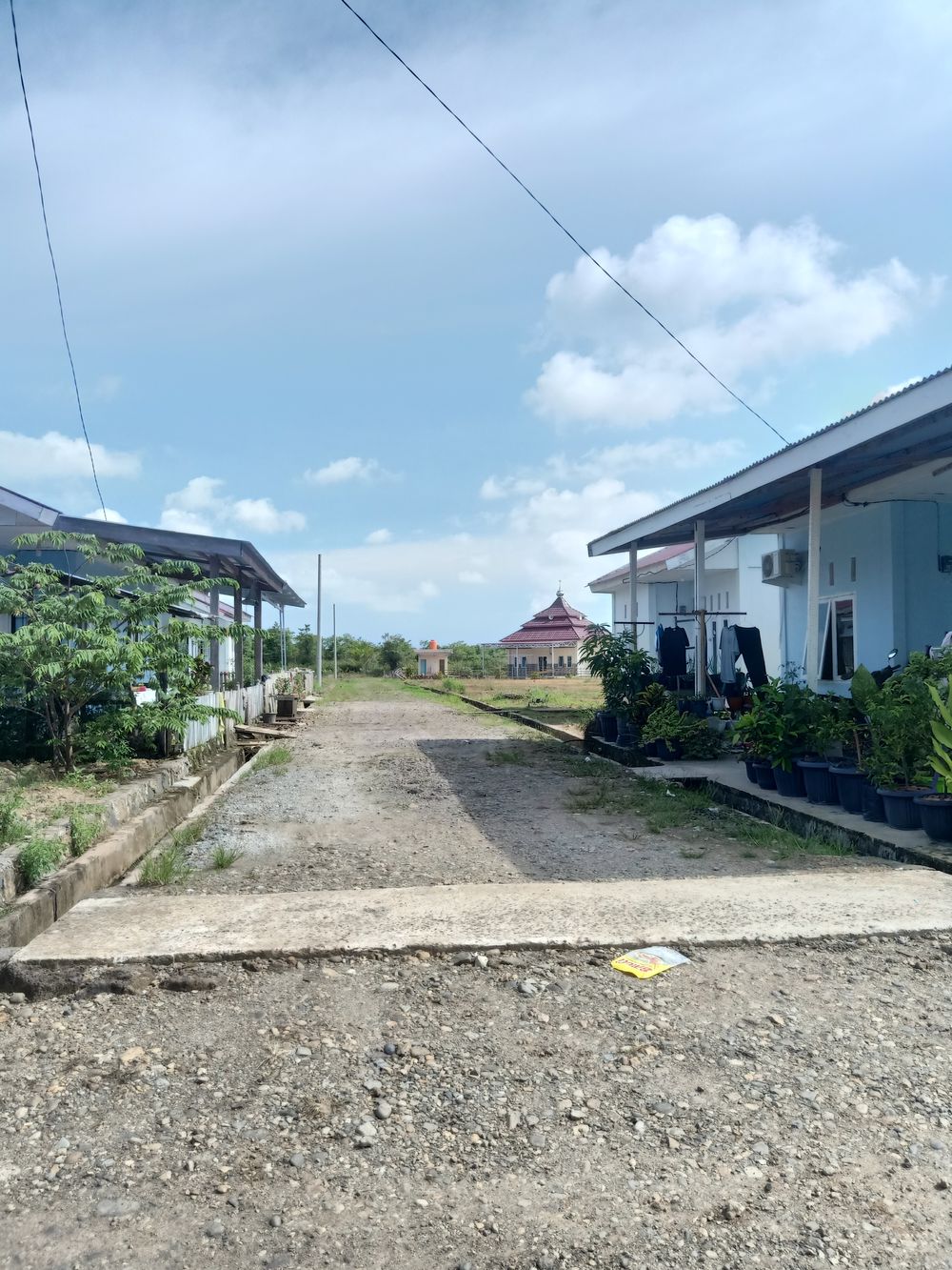 foto posisi tengah perumahan PERUMAHAN SURABAYA PERMAI V