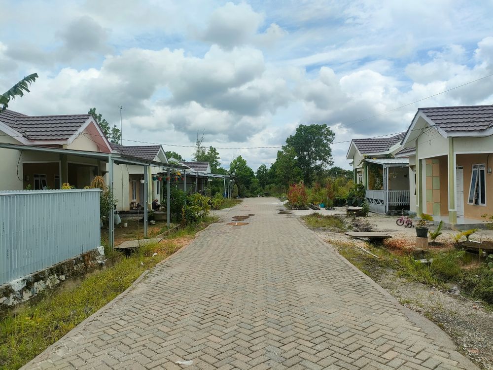 foto posisi tengah perumahan GRIYA UTAMA PERMAI 1