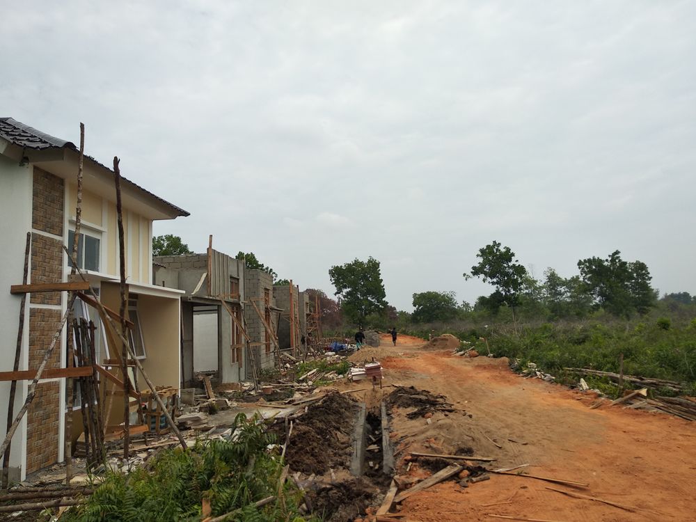 foto posisi tengah perumahan KATNIS ROYAL WONODADI