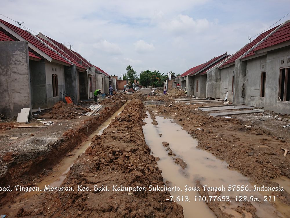 foto posisi tengah perumahan Griya Bhina Karya Menuran