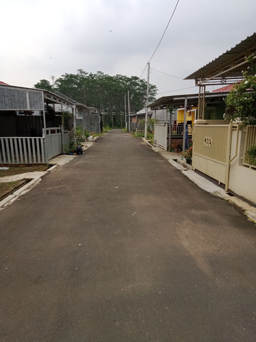 foto posisi tengah perumahan PERUMAHAN GRIYA LESTARI PEGANDON