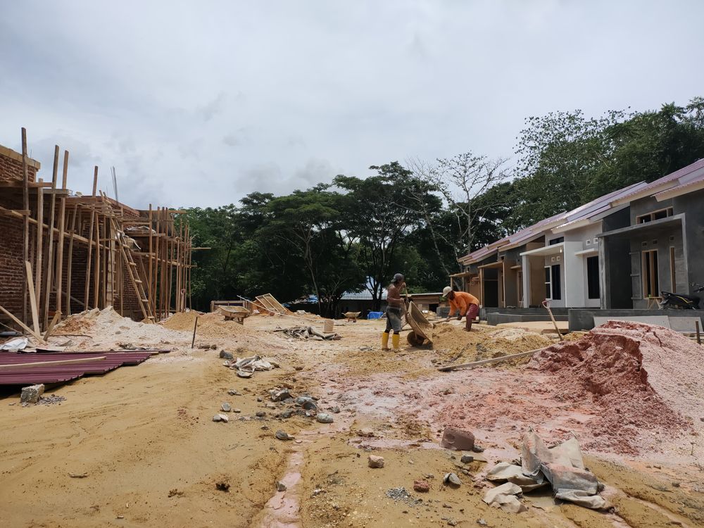 foto posisi tengah perumahan Puri Puuwatu Indah