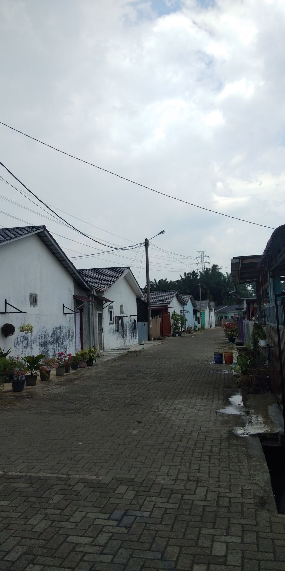 foto posisi tengah perumahan PERUMAHAN TAMAN KURNIA INDAH