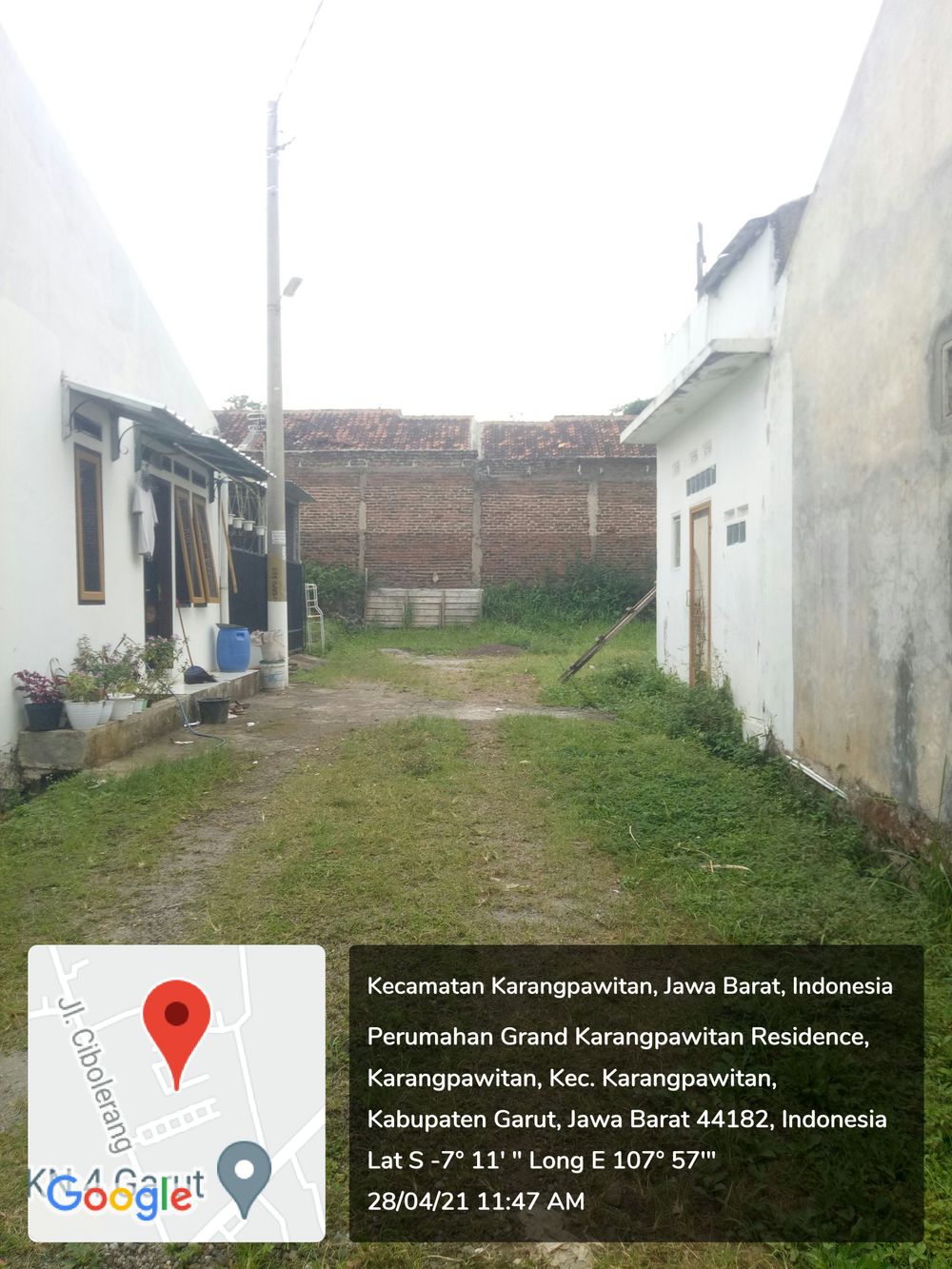 foto posisi tengah perumahan Grand Karangpawitan Residence