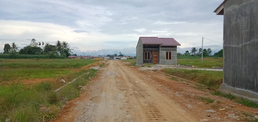 foto posisi tengah perumahan Rorinata Residence Sukamaju Tahap 9 Pengembangan 3