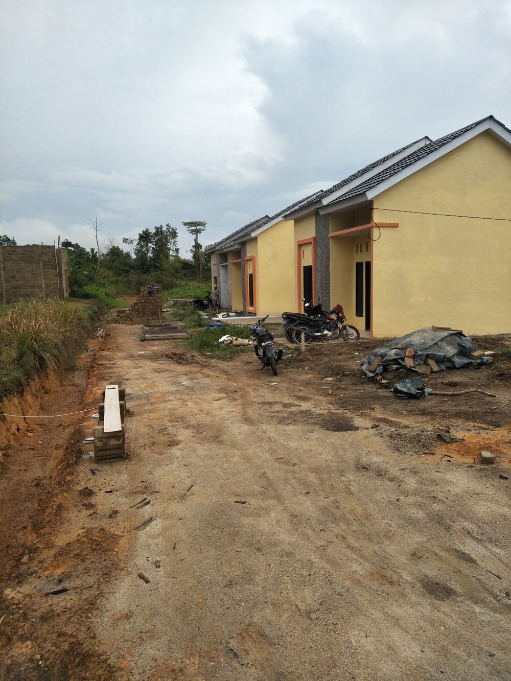 foto posisi tengah perumahan Perumahan alam pinang pura
