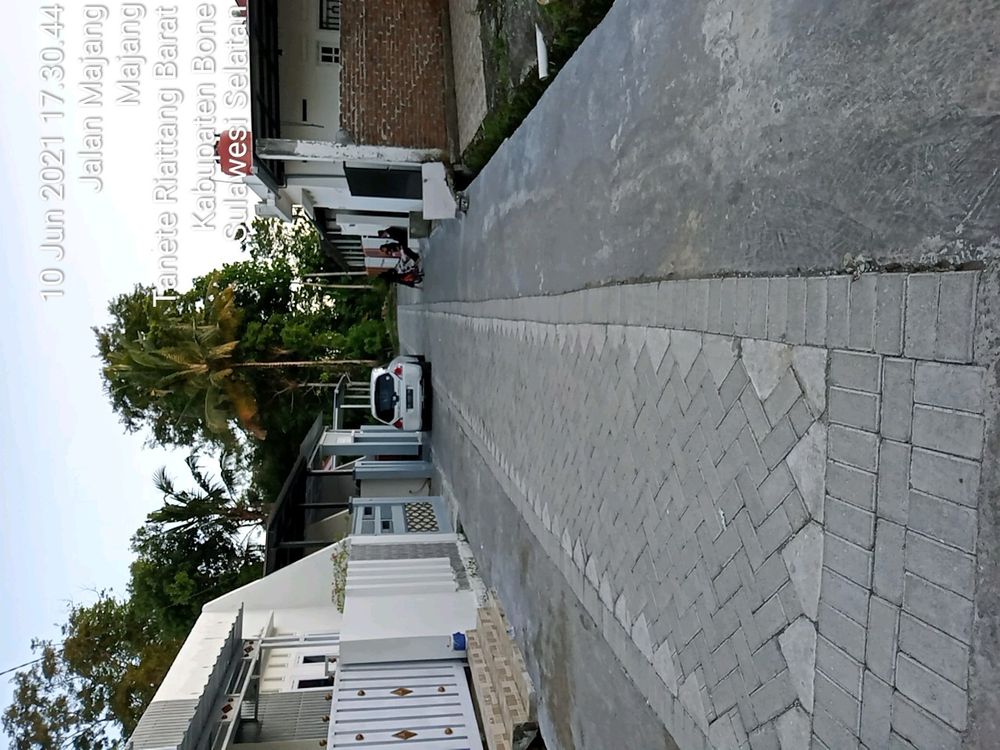 foto posisi tengah perumahan VILLA BUGENVILE I