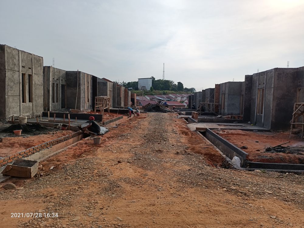foto posisi tengah perumahan PERUMAHAN GRIYA SAFIRE