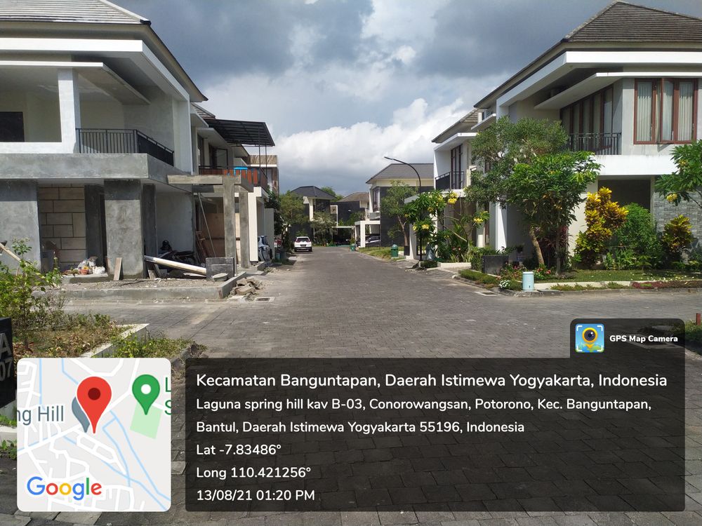 foto posisi tengah perumahan Laguna Spring Hill