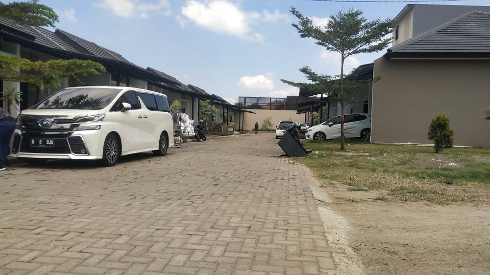 foto posisi tengah perumahan My Home @ Cinambo