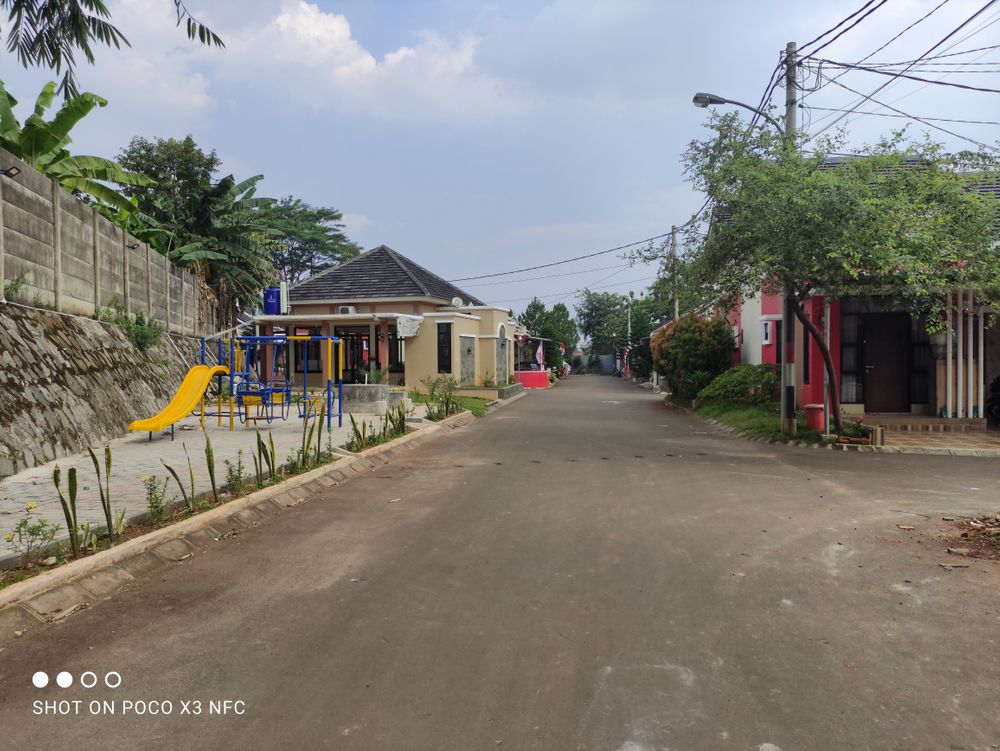 foto posisi tengah perumahan Pinang Green Residence