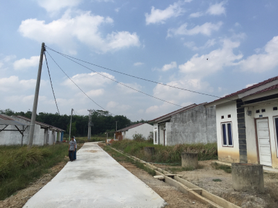 foto posisi tengah perumahan Dewi Fortuna Residence