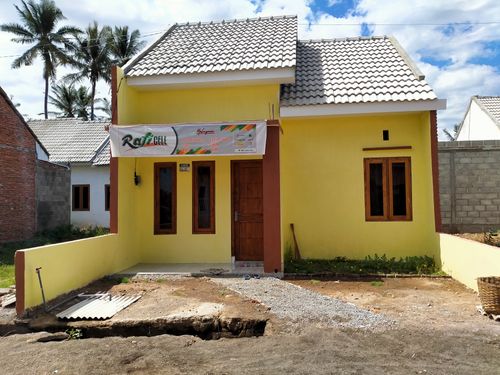 foto contoh rumah perumahan Primadona Asembagus