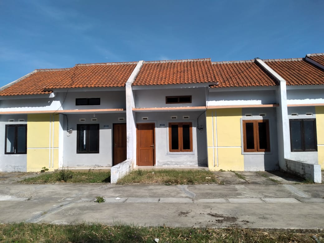 foto contoh rumah perumahan bumi jatirejo residence