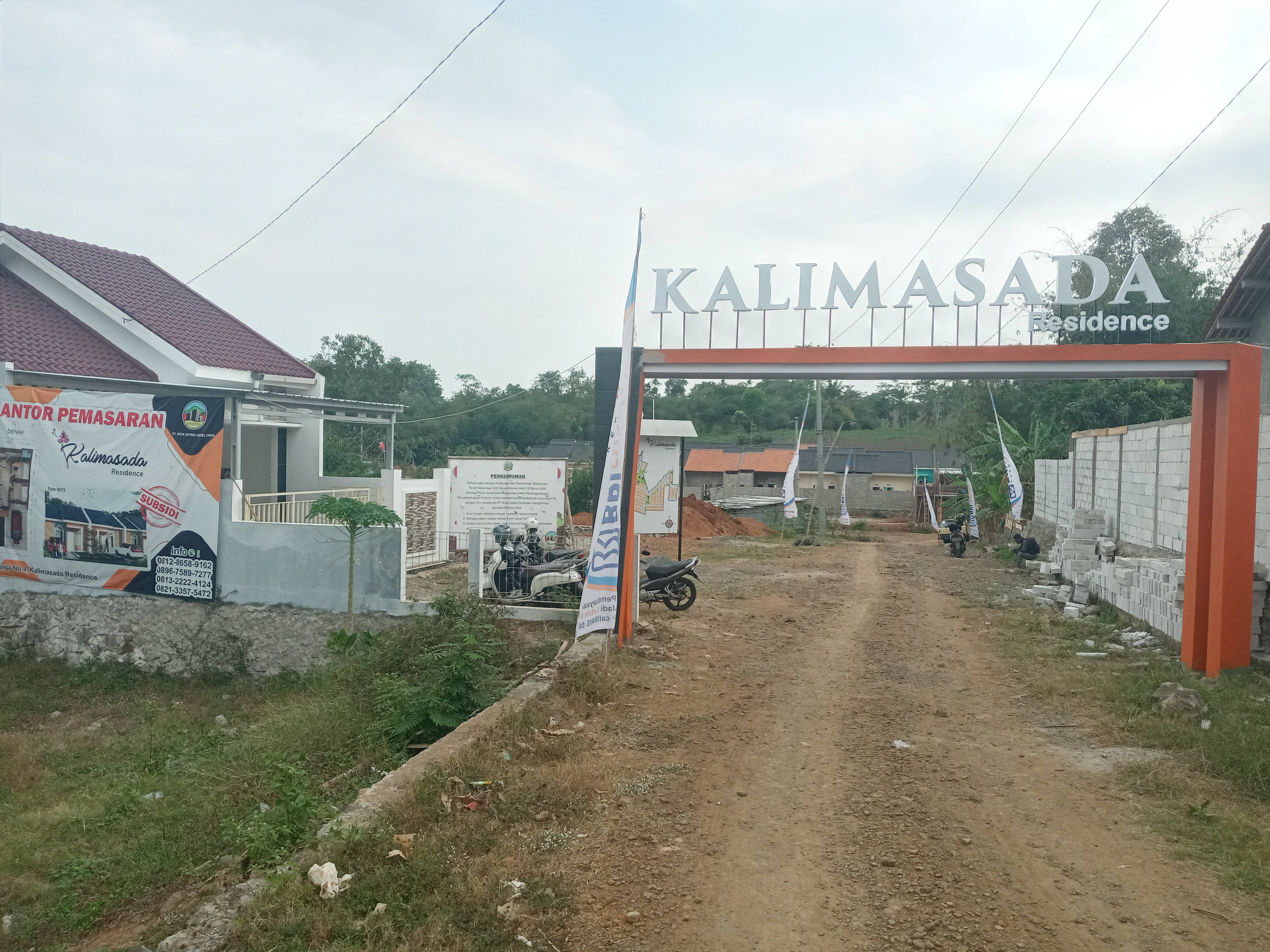 foto gerbang perumahan Kalimasada Residence