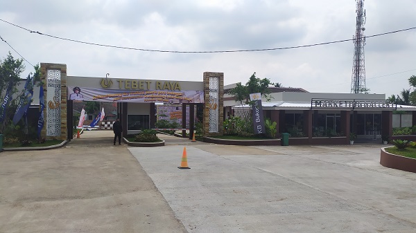 foto gerbang perumahan TEBET RAYA