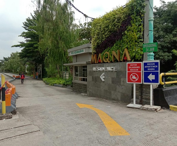 foto gerbang perumahan MAQNA Residence