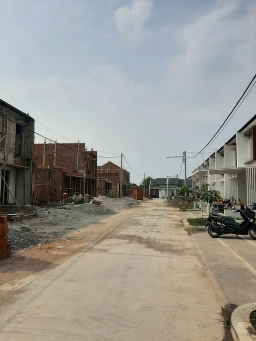 foto posisi tengah perumahan TAMAN KOPO INDAH V