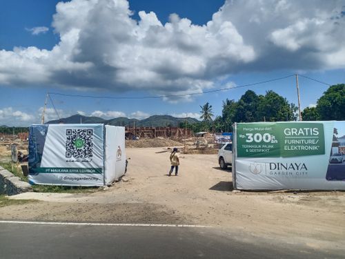 foto gerbang perumahan Dinaya Garden City