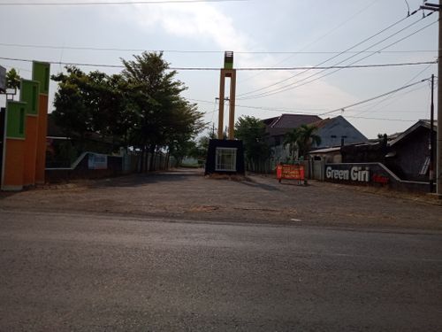 foto gerbang perumahan GREEN GIRI VILLAGE