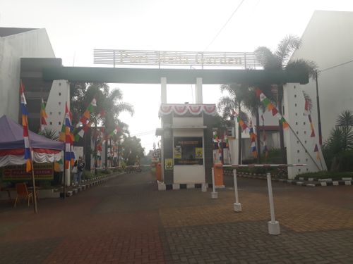 foto gerbang perumahan PURI MELIA GARDEN