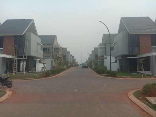 foto posisi tengah perumahan CIMANGGIS GOLF ESTATE