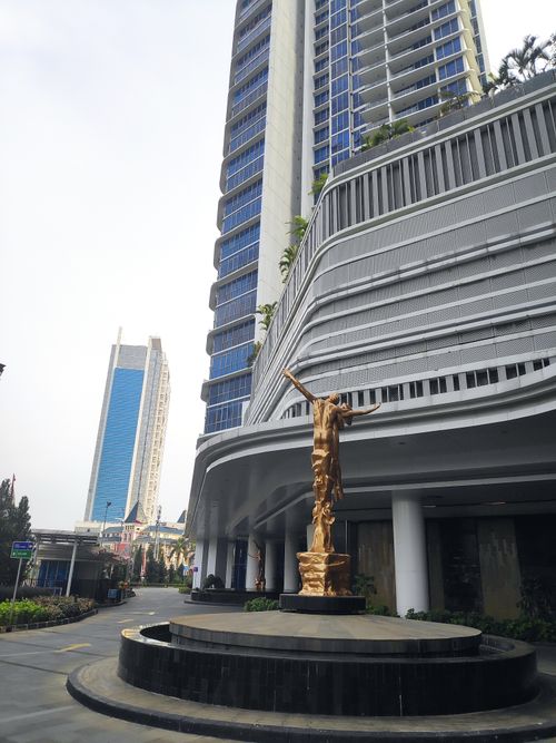 foto posisi tengah perumahan THE WINDSOR