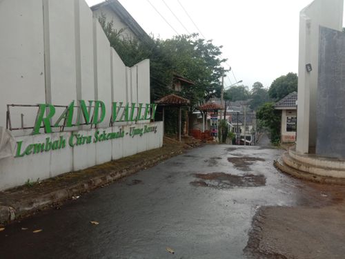 foto gerbang perumahan Grand Valley Ujung Berung