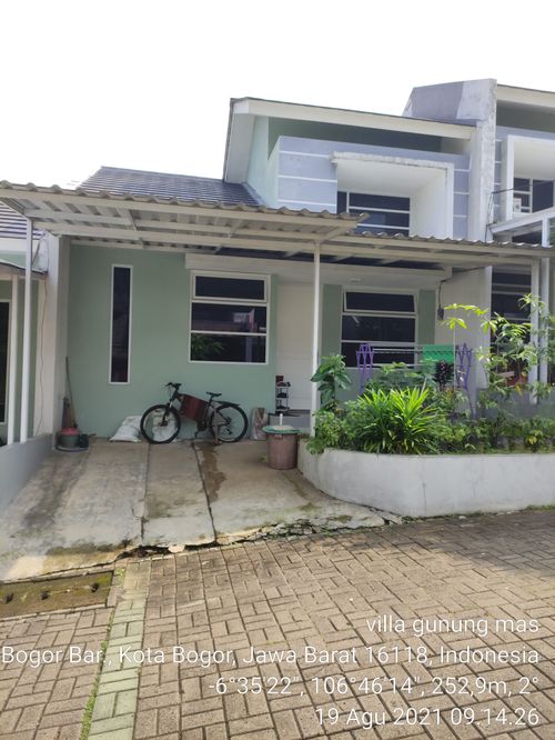 foto contoh rumah perumahan villa gunung mas