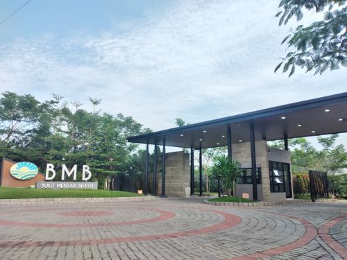 foto gerbang perumahan Bukit Mentari Brayu