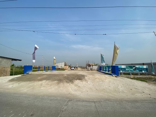 foto gerbang perumahan Grand Mutiara Muktiwari