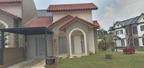 foto contoh rumah perumahan RANCAMAYA GOLF ESTATE CLUSTER SALVADOR