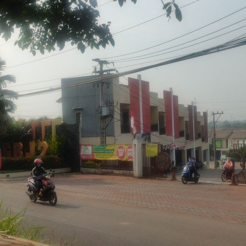 foto gerbang perumahan Griya Bukit Jaya 2